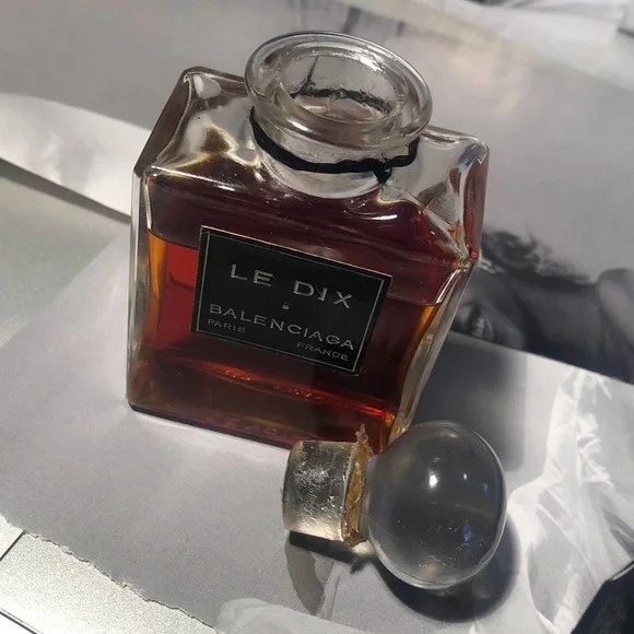 Balenciaga La Dix perfume large 100 ml = 3.4 oz; 4” crystal glass stopper bottle - Picture 4 of 8